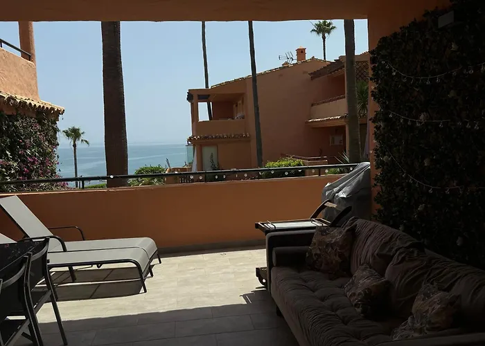 House Bermuda אסטפונה