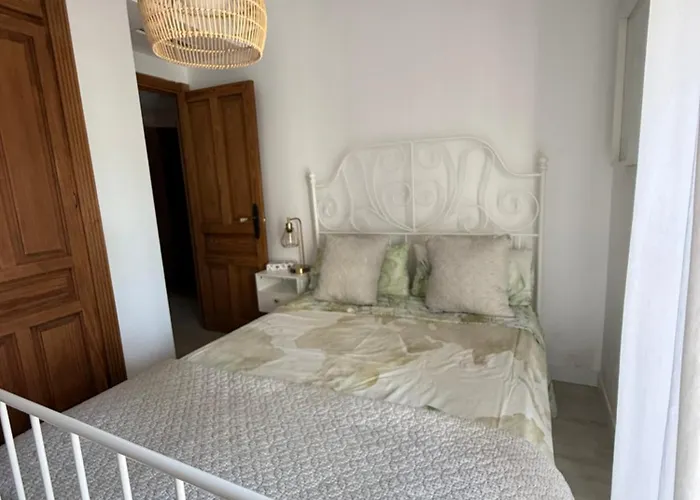 House Bermuda אסטפונה