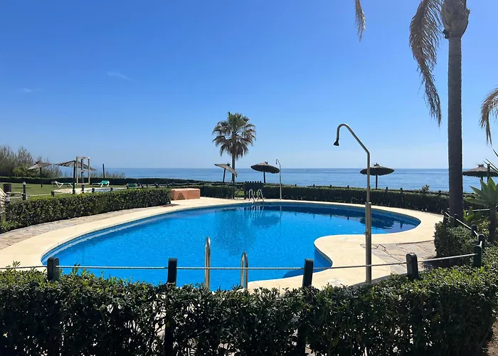 בית נופש House Bermuda אסטפונה