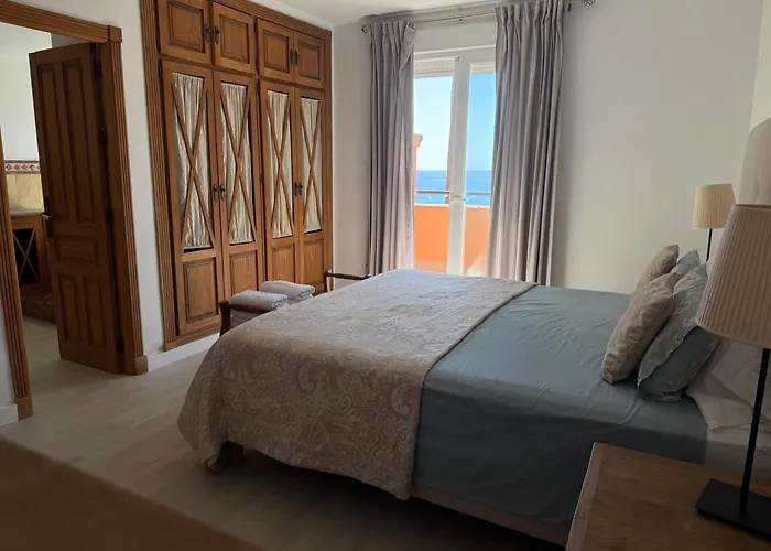 House Bermuda בית נופש *