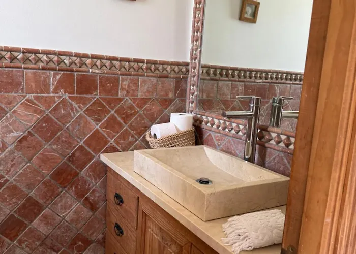 House Bermuda * 埃斯特波纳