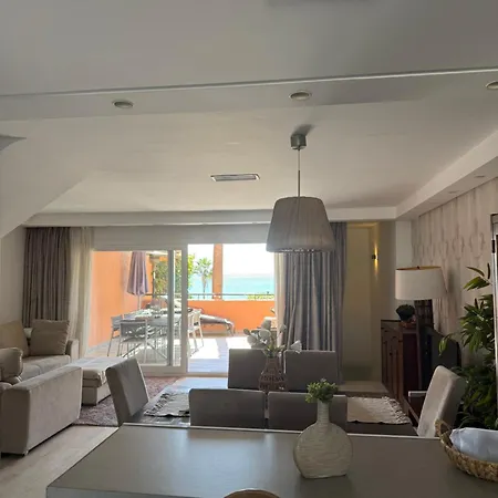 House Bermuda Естепона