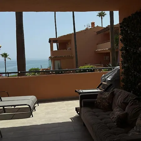 House Bermuda Естепона