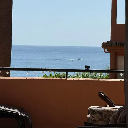 House Bermuda * Естепона
