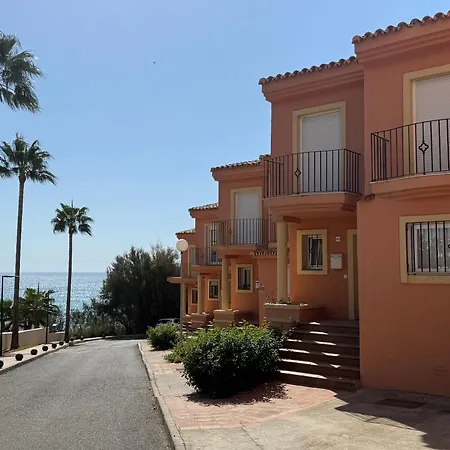 House Bermuda Дом отдыха