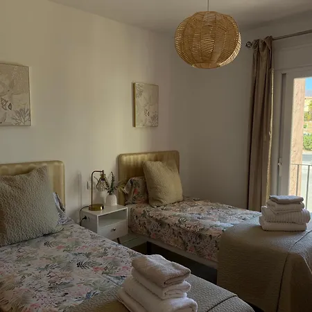 House Bermuda Естепона