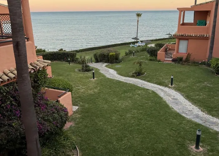 Дом отдыха House Bermuda *